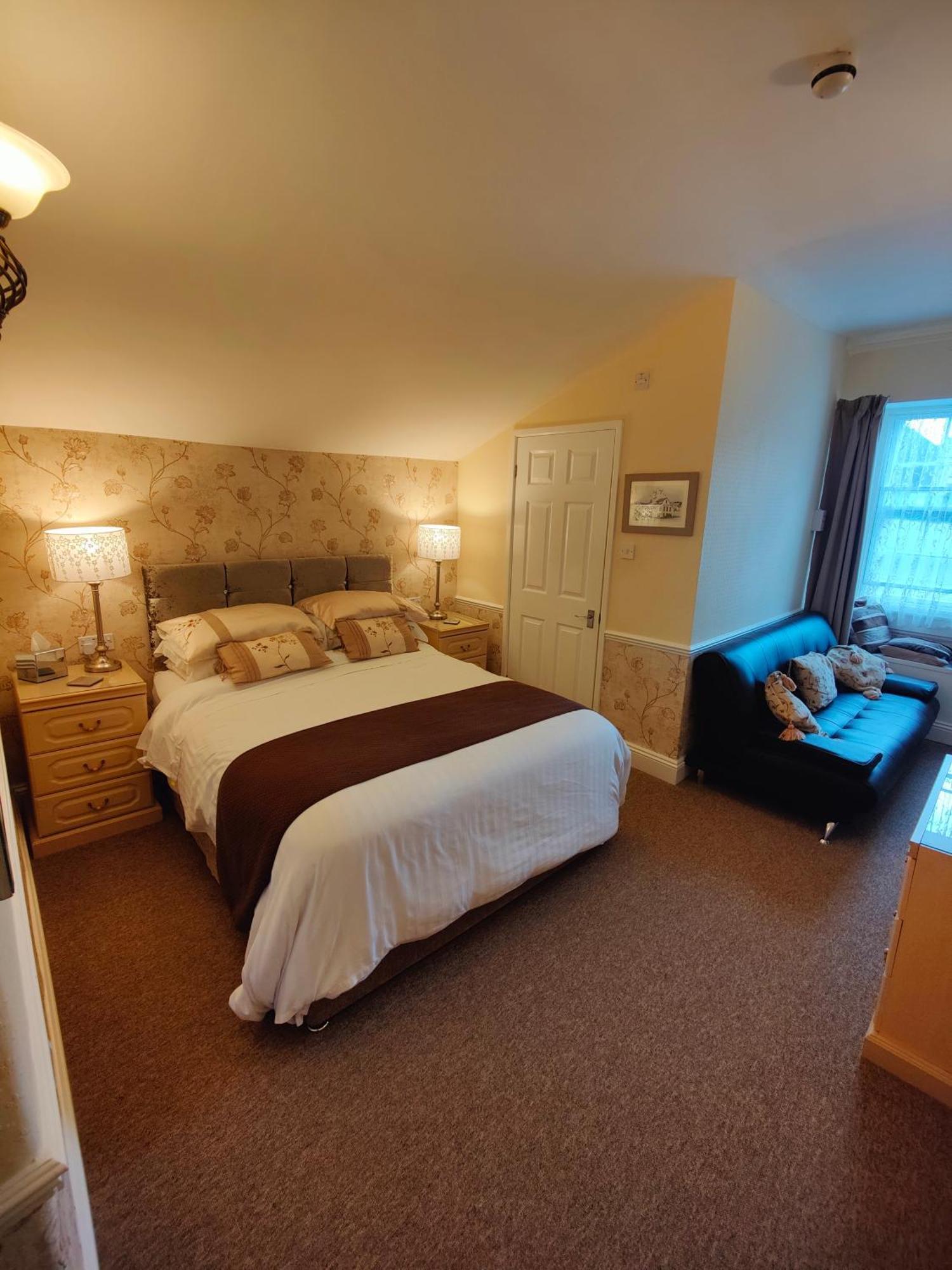The Pack O' Cards Hotel Combe Martin Eksteriør billede