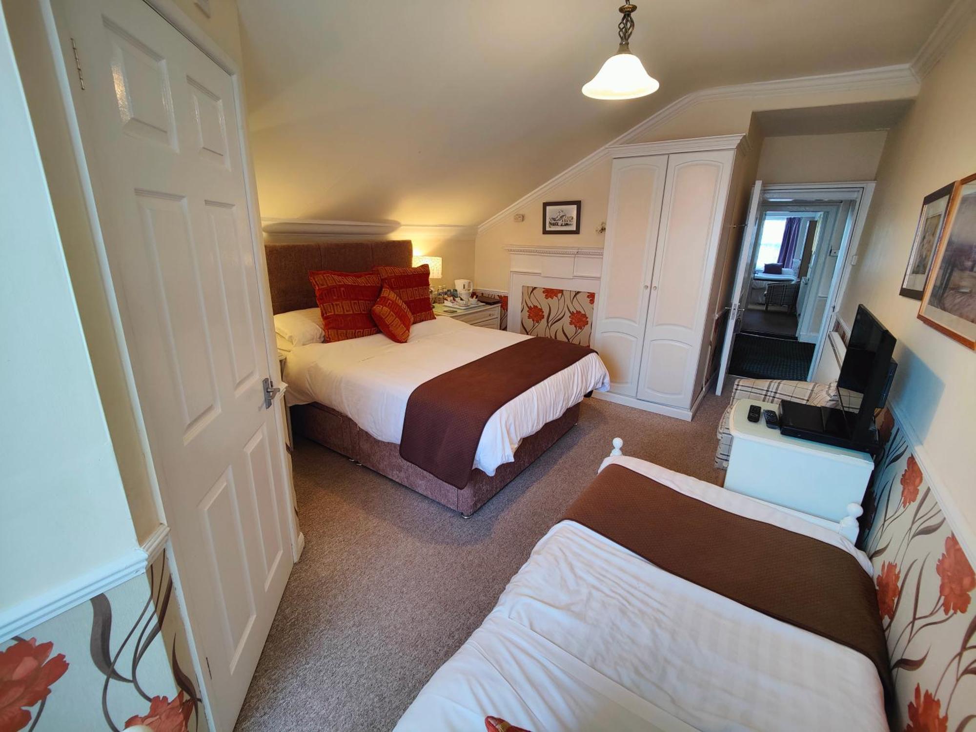 The Pack O' Cards Hotel Combe Martin Eksteriør billede