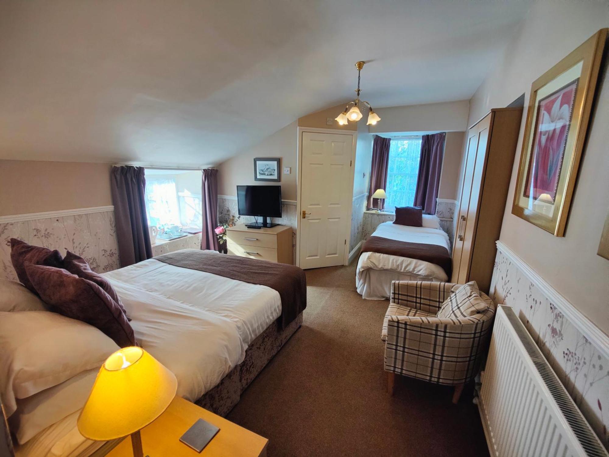 The Pack O' Cards Hotel Combe Martin Eksteriør billede